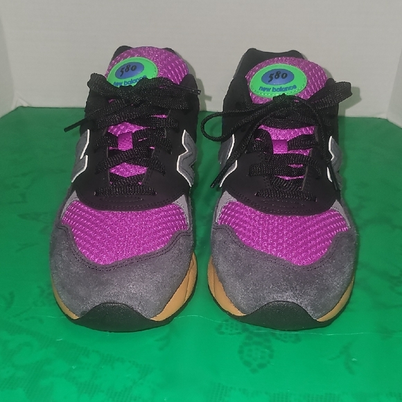 New Balance 580 - Picture 3 of 11